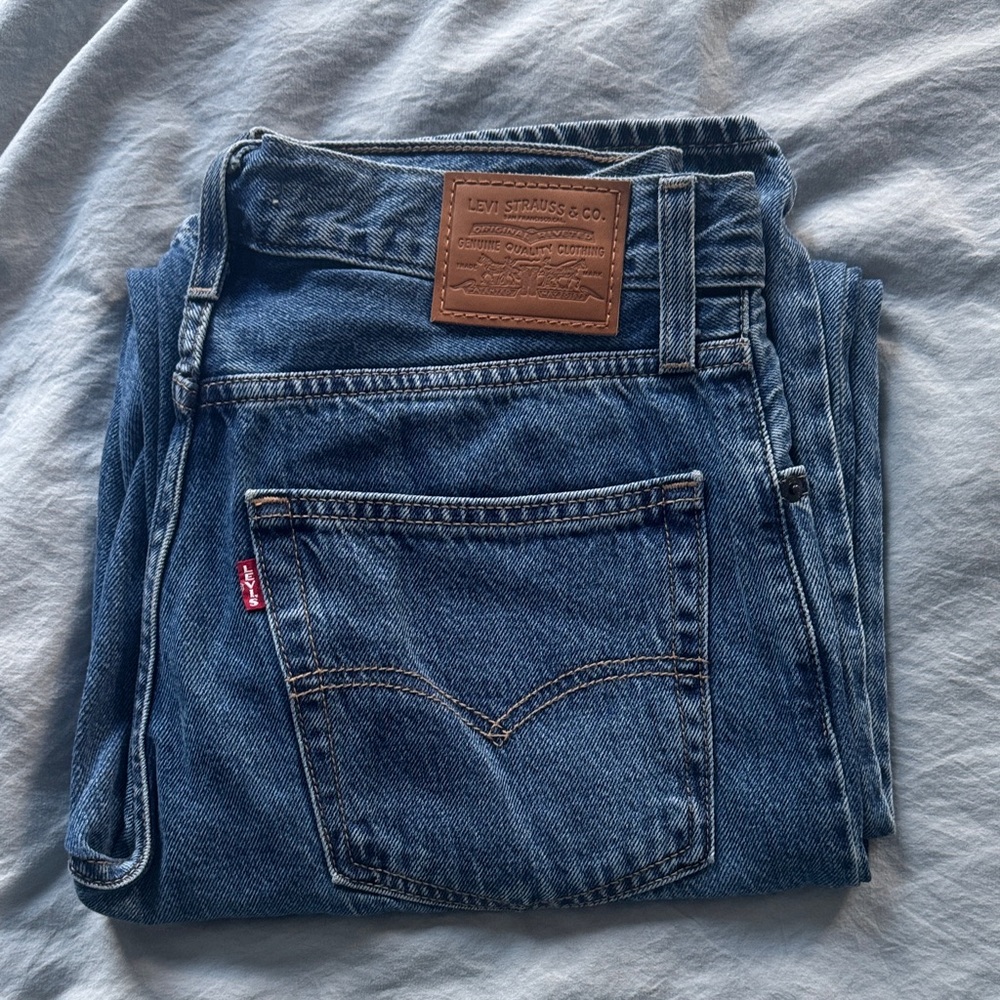 Levi's women Classic Indigo baggy dad jeans